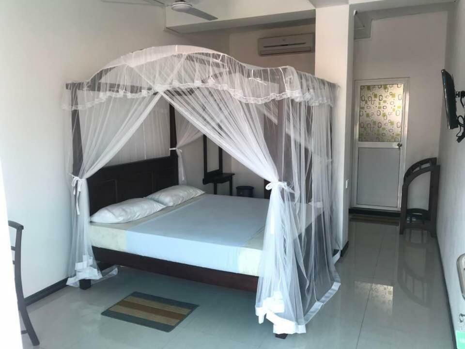 Crescent Resort Galle Exterior photo