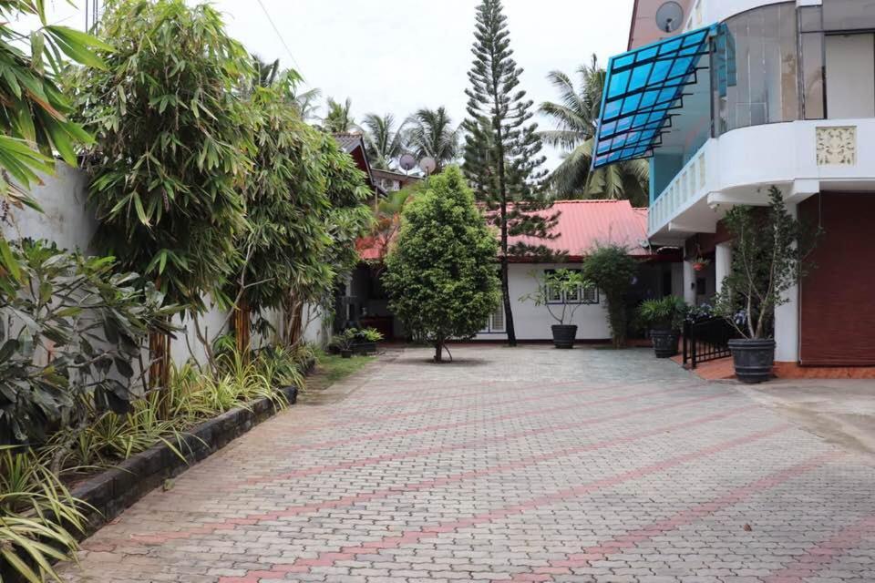 Crescent Resort Galle Exterior photo