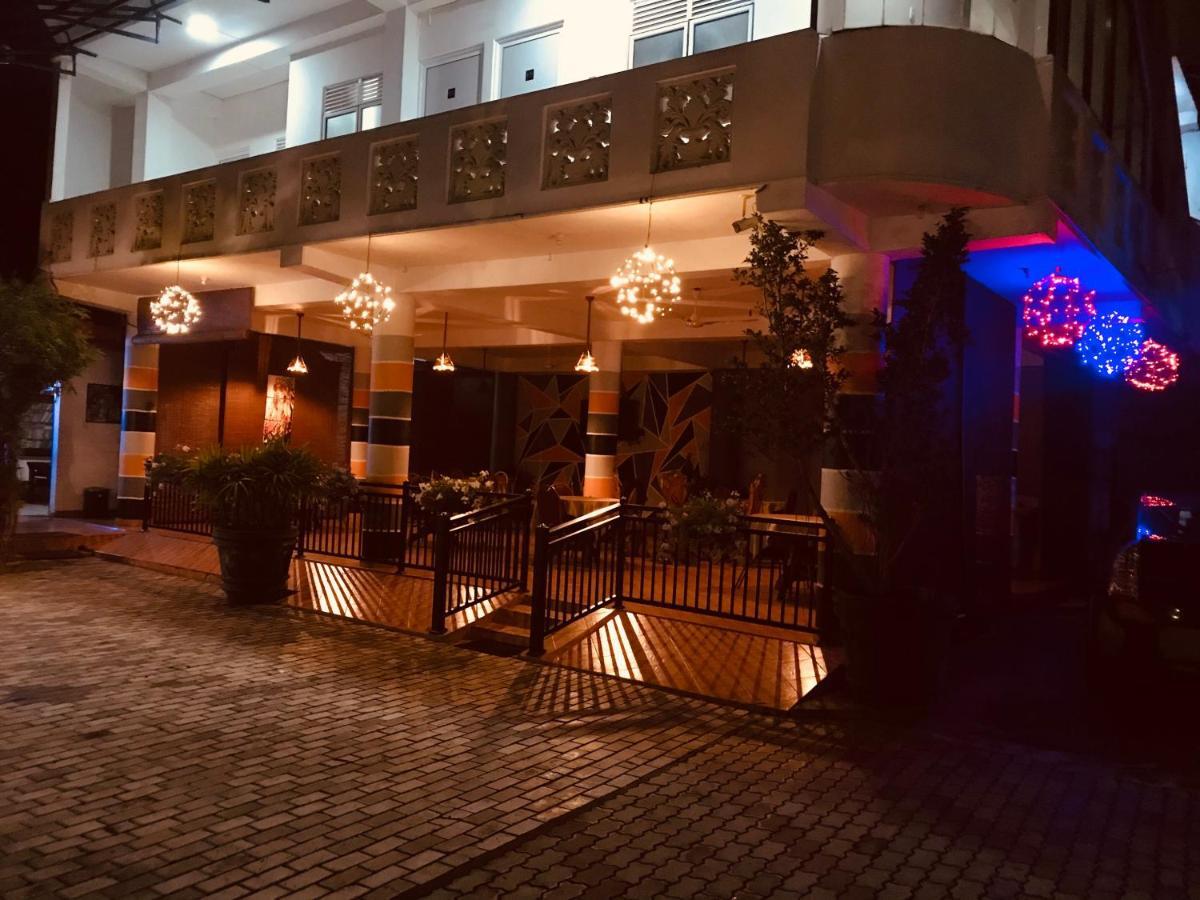 Crescent Resort Galle Exterior photo
